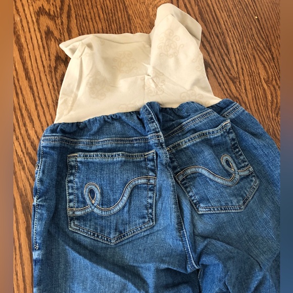 Maternity Cropped Jeans - Picture 4 of 4